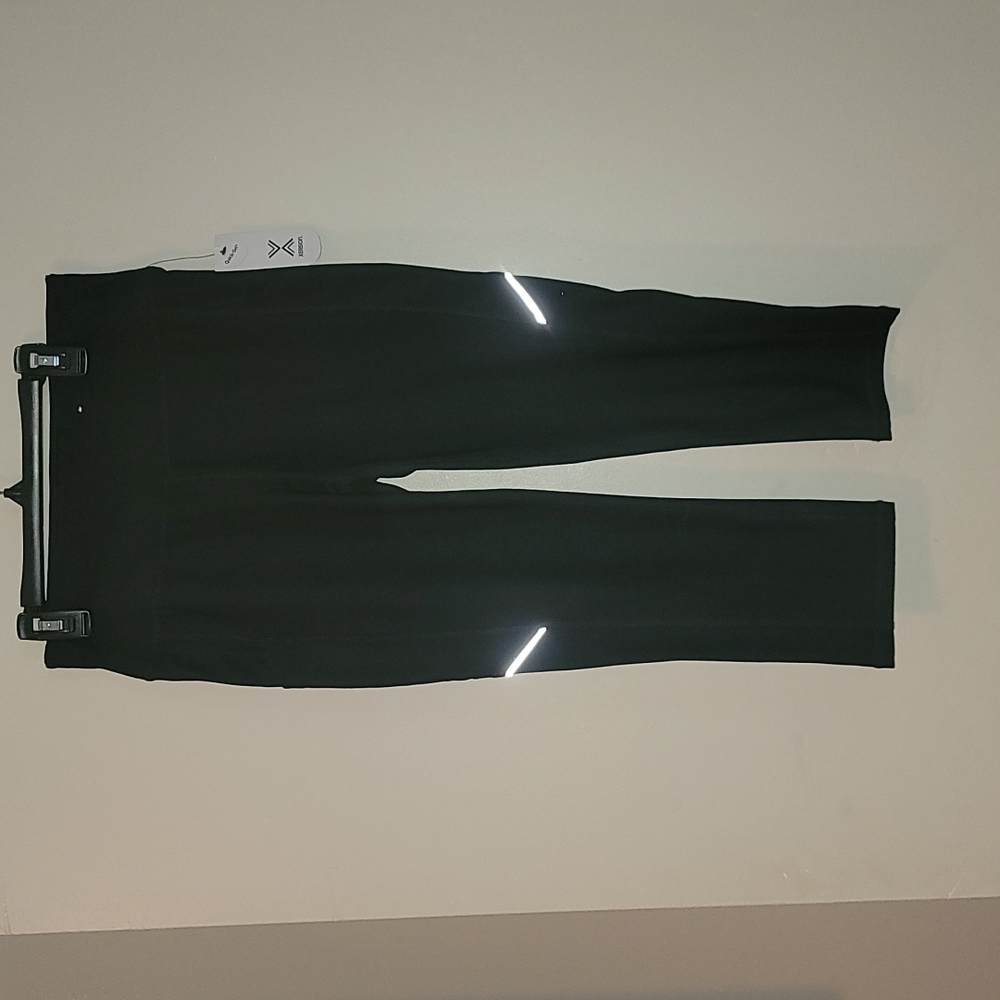 Womens small dri fit capri NWT